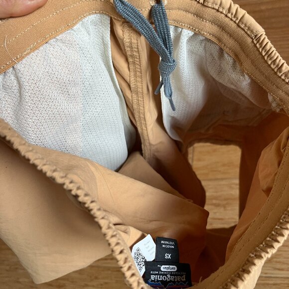 Women's Patagonia Baggies 5" Shorts Like New - Picture 2 of 4